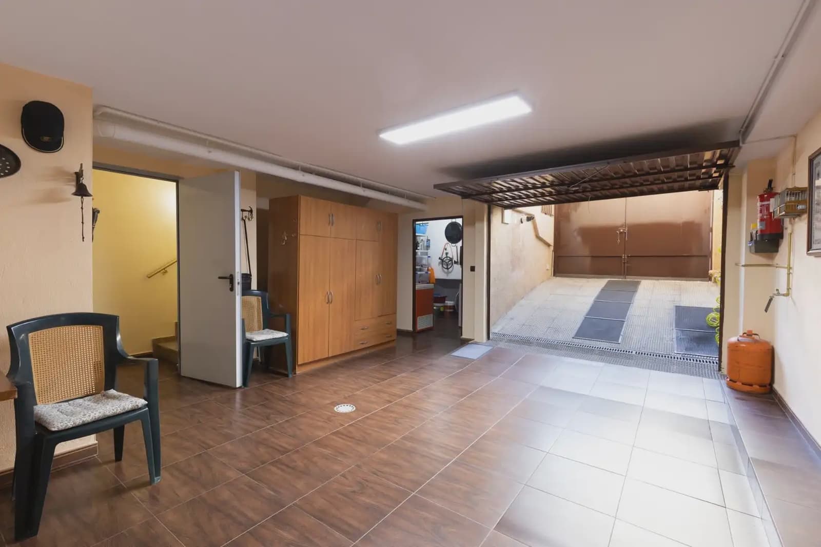 4 bedroom Townhouse for sale in Armilla with garage - € 365,000 (Ref: 9922689)