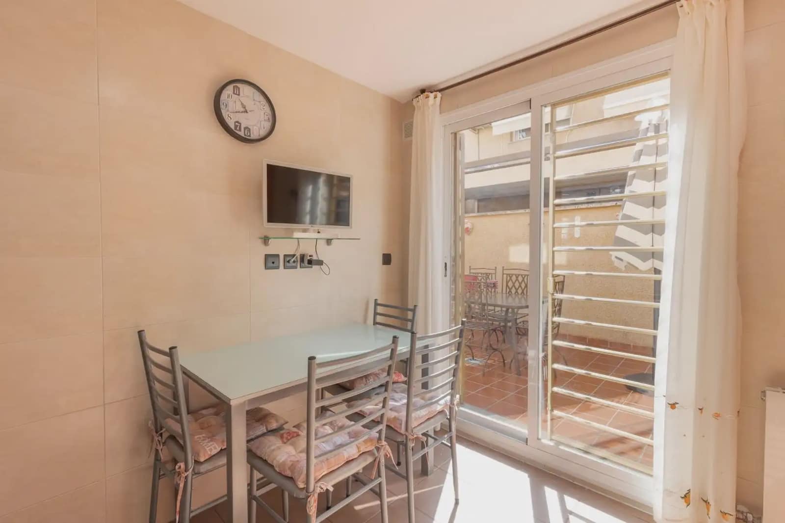 4 bedroom Townhouse for sale in Armilla with garage - € 365,000 (Ref: 9922689)