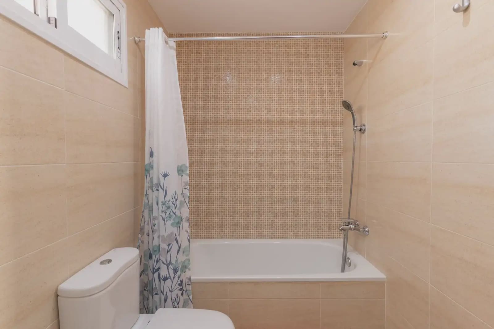4 bedroom Townhouse for sale in Armilla with garage - € 365,000 (Ref: 9922689)
