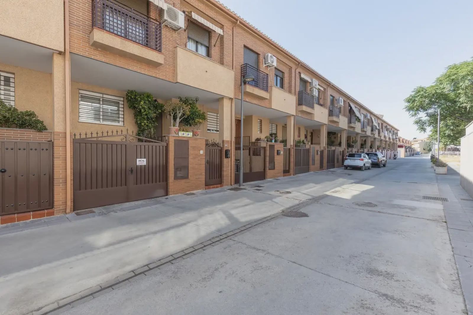 4 bedroom Townhouse for sale in Armilla with garage - € 365,000 (Ref: 9922689)