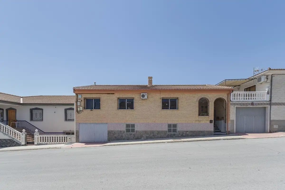 4 bedroom Townhouse for sale in Lachar with garage - € 239,000 (Ref: 9922825)