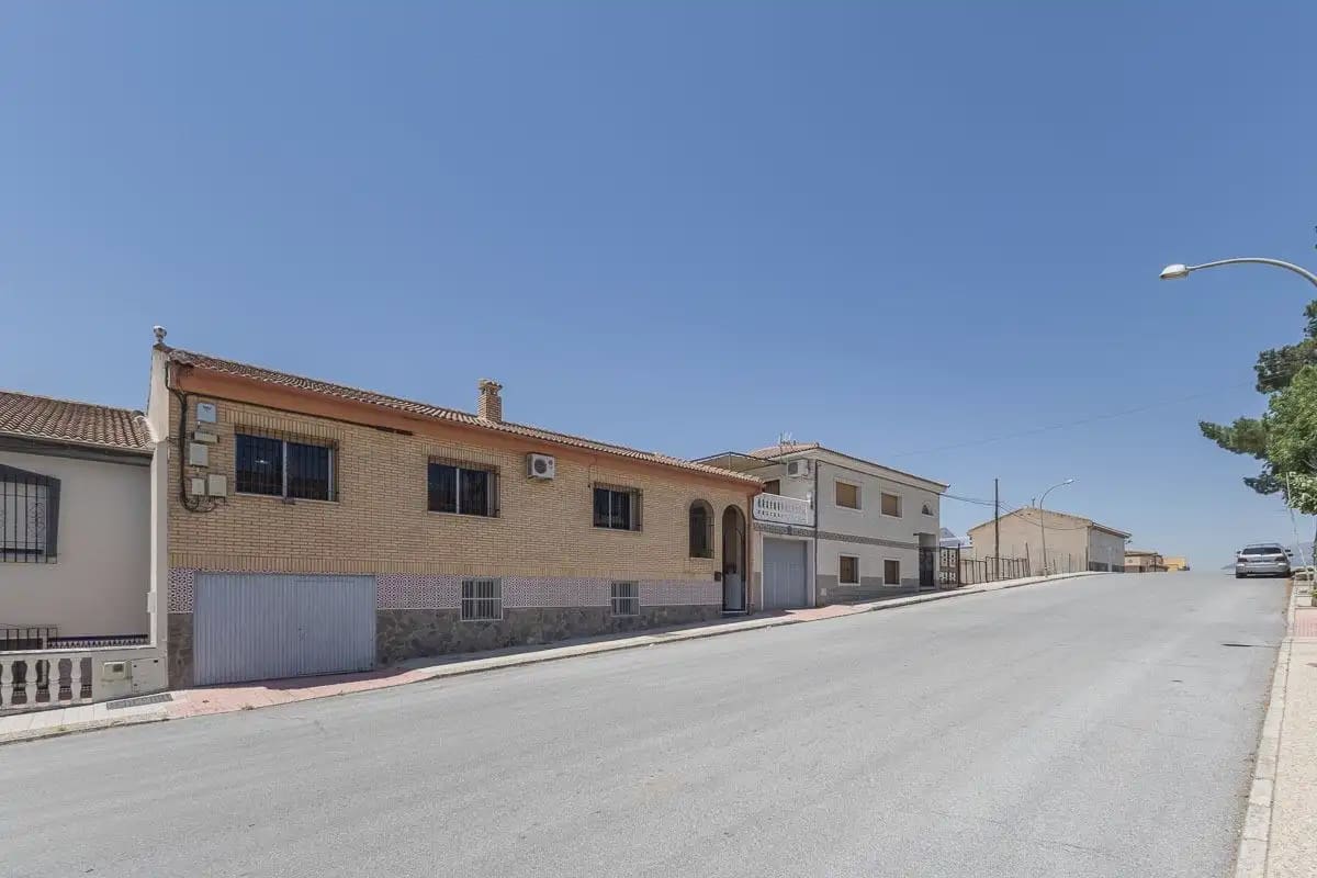 4 bedroom Townhouse for sale in Lachar with garage - € 239,000 (Ref: 9922825)