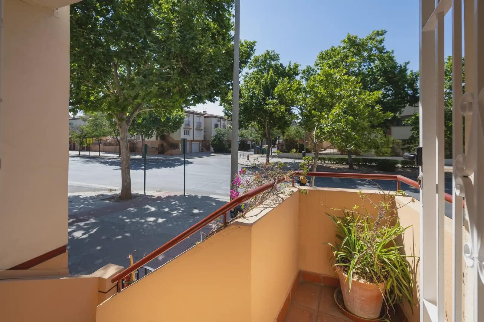 3 soveværelse Byhus til salg i Granada by med garage - € 319.000 (Ref: 9922867)