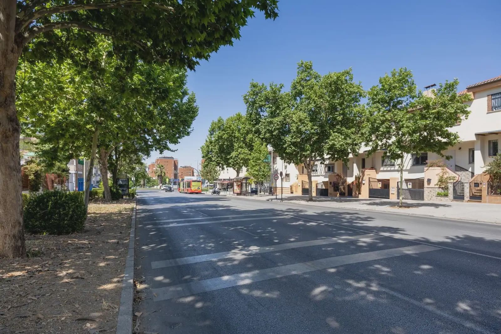 3 soveværelse Byhus til salg i Granada by med garage - € 319.000 (Ref: 9922867)