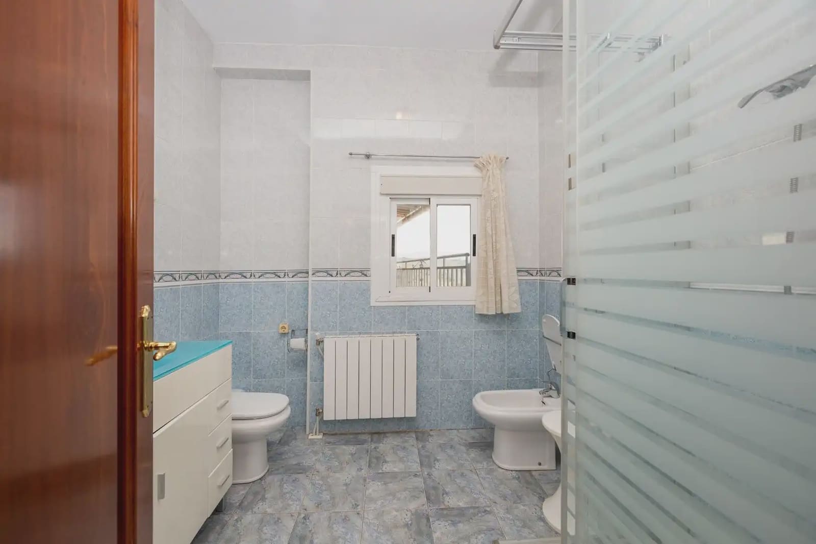 7 bedroom Townhouse for sale in Moraleda de Zafayona with garage - € 219,999 (Ref: 9923034)