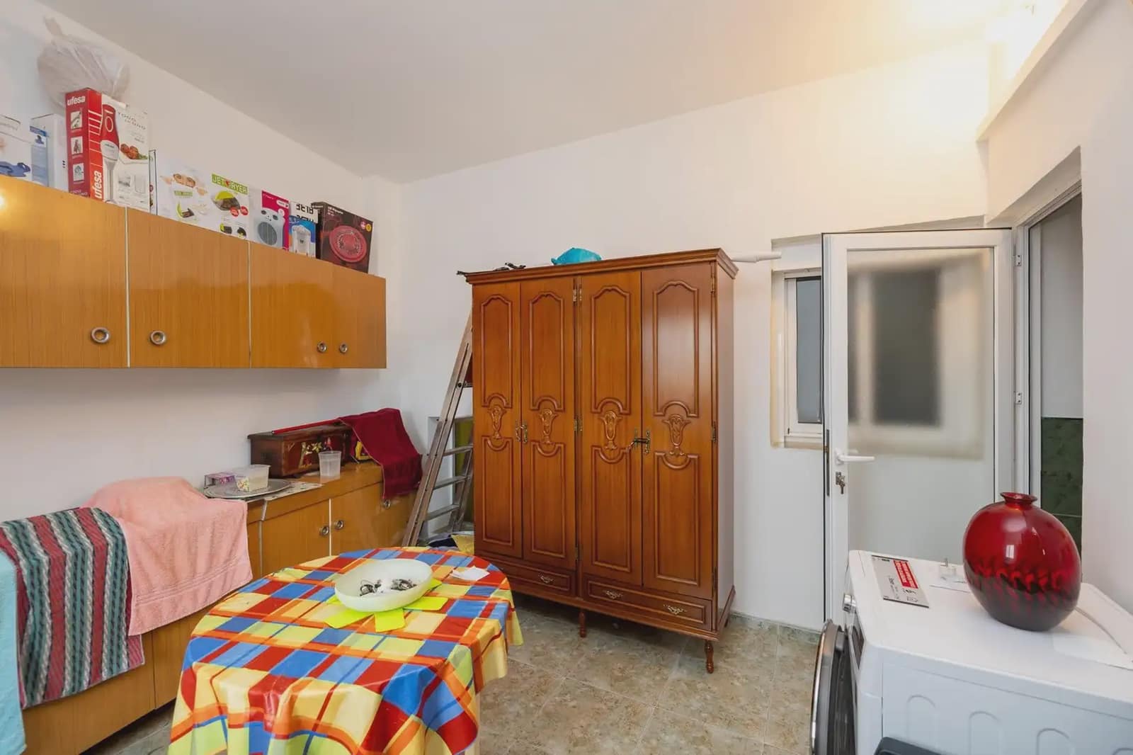 7 bedroom Townhouse for sale in Moraleda de Zafayona with garage - € 219,999 (Ref: 9923034)