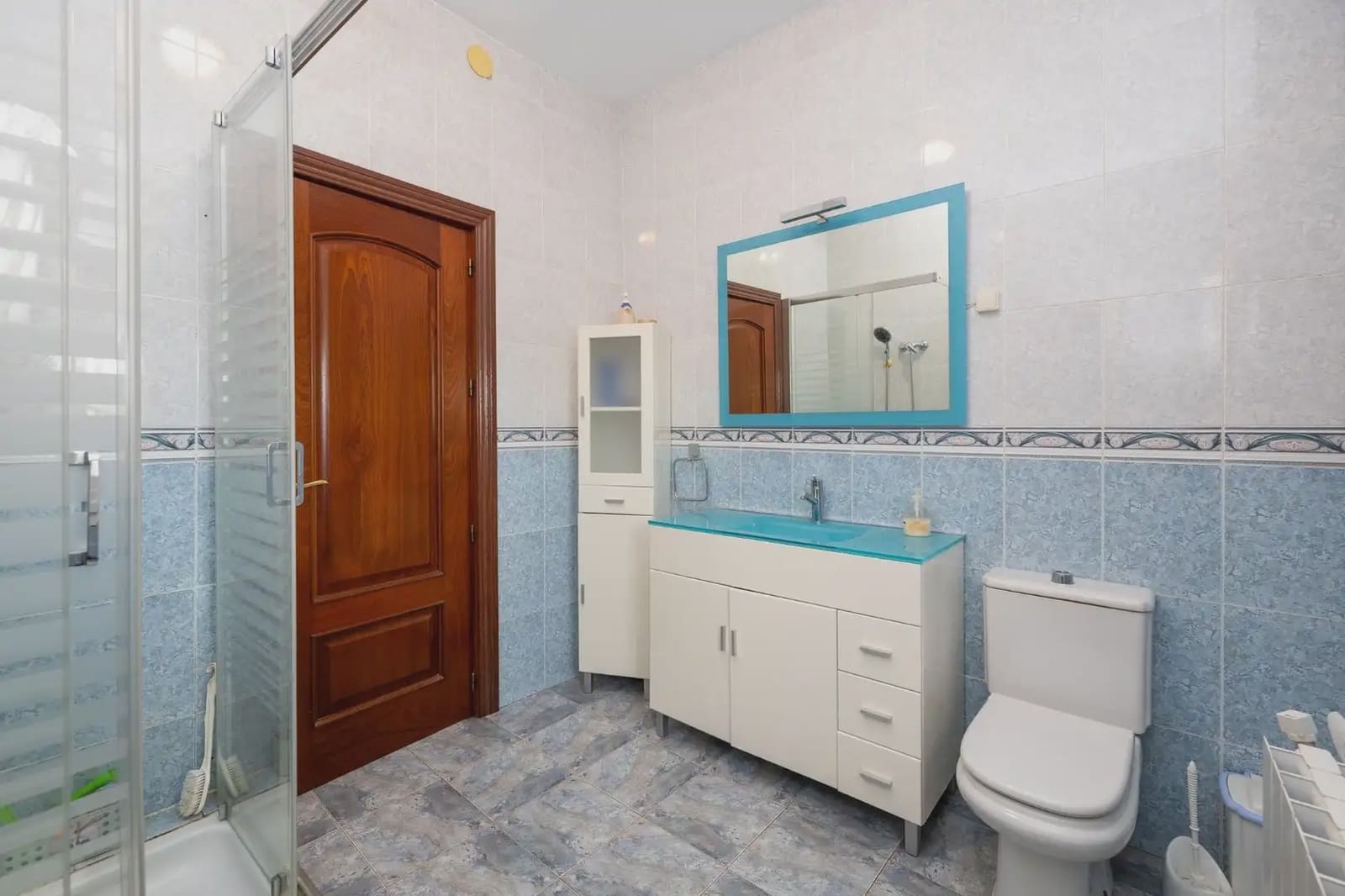 7 bedroom Townhouse for sale in Moraleda de Zafayona with garage - € 219,999 (Ref: 9923034)