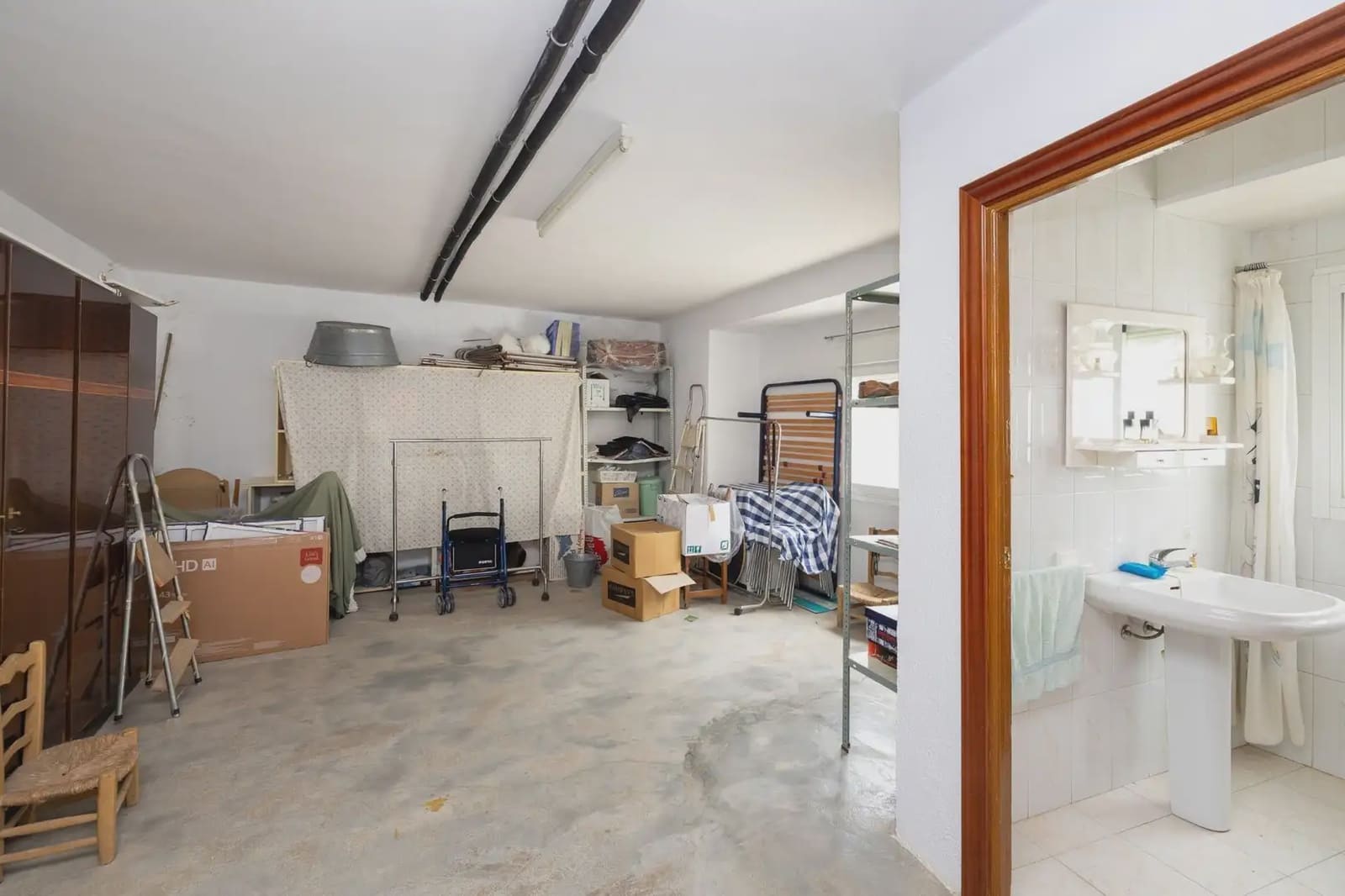 7 bedroom Townhouse for sale in Moraleda de Zafayona with garage - € 219,999 (Ref: 9923034)