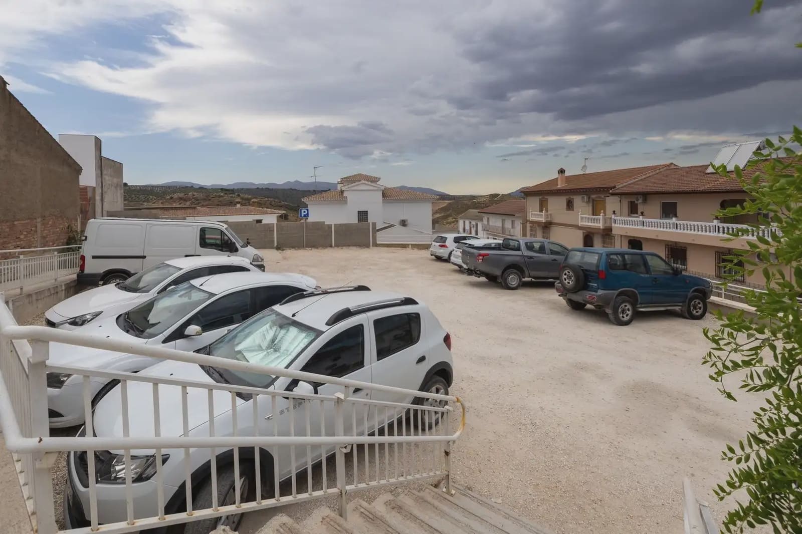 7 bedroom Townhouse for sale in Moraleda de Zafayona with garage - € 219,999 (Ref: 9923034)