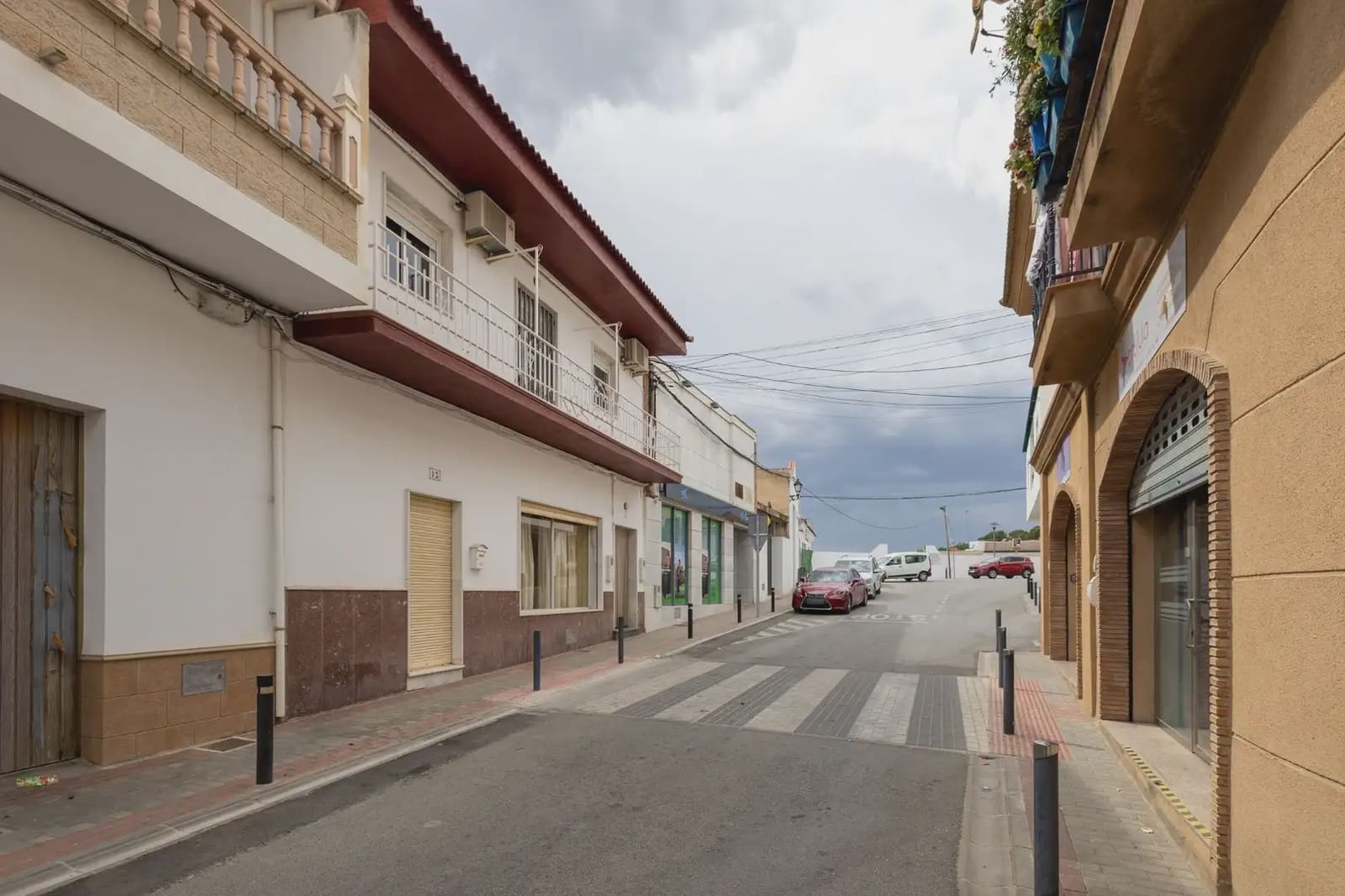 7 bedroom Townhouse for sale in Moraleda de Zafayona with garage - € 219,999 (Ref: 9923034)