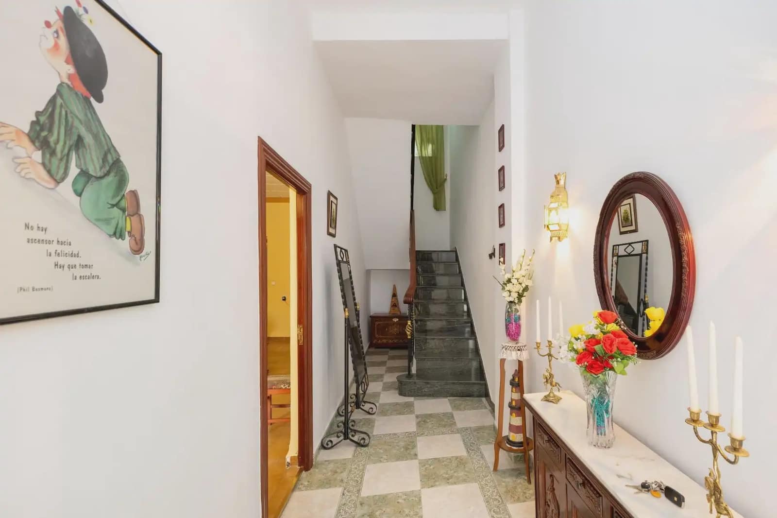 7 bedroom Townhouse for sale in Moraleda de Zafayona with garage - € 219,999 (Ref: 9923034)