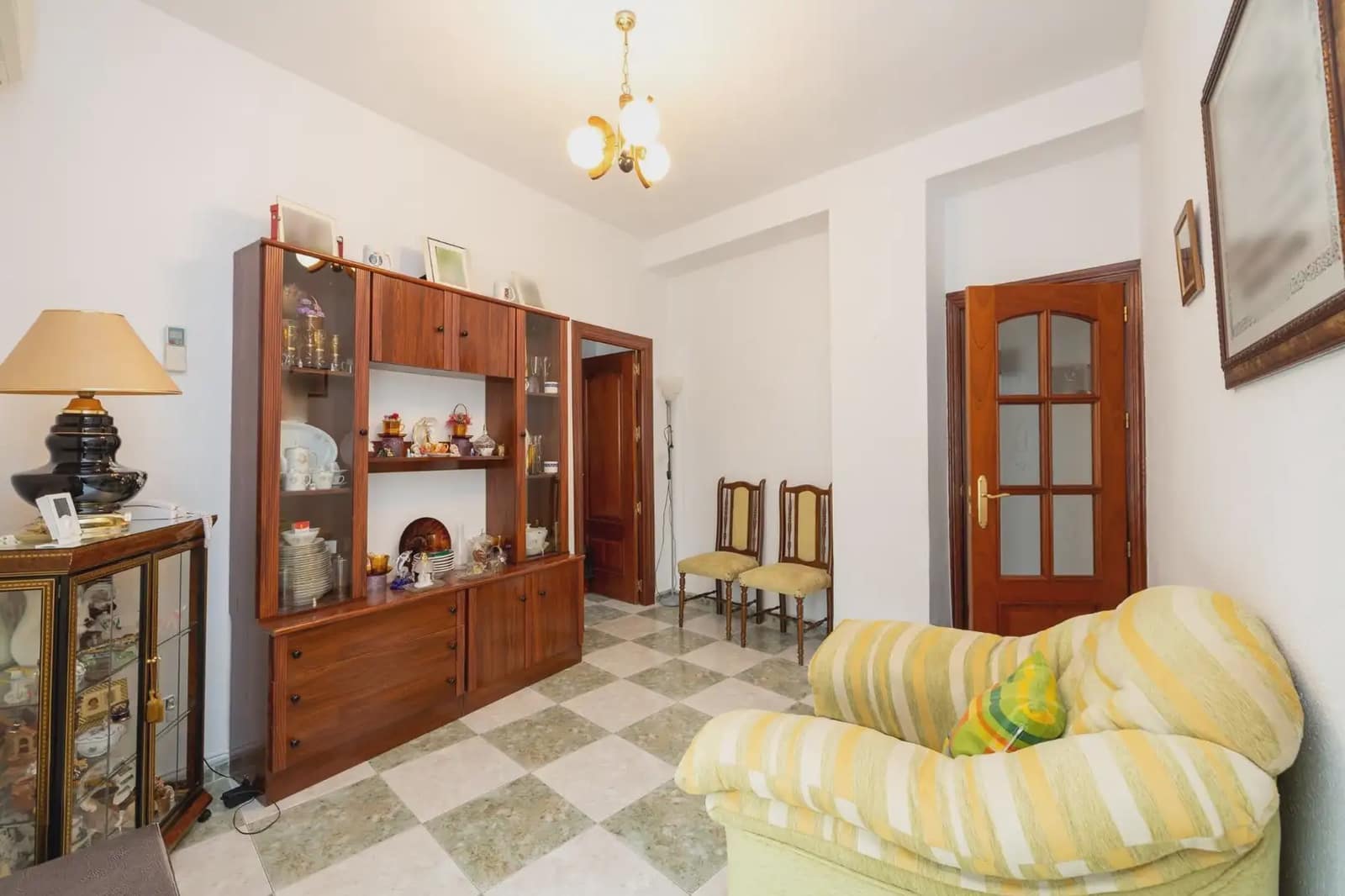 7 bedroom Townhouse for sale in Moraleda de Zafayona with garage - € 219,999 (Ref: 9923034)