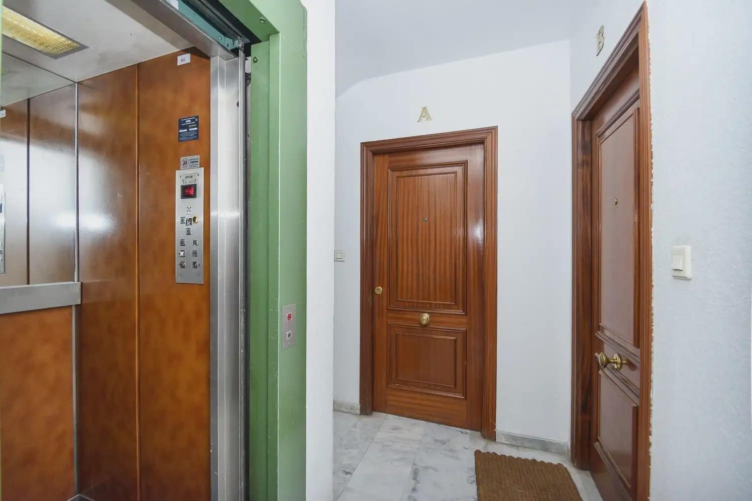 2 soveværelse Lejlighed til salg i Granada by med garage - € 270.000 (Ref: 9923071)