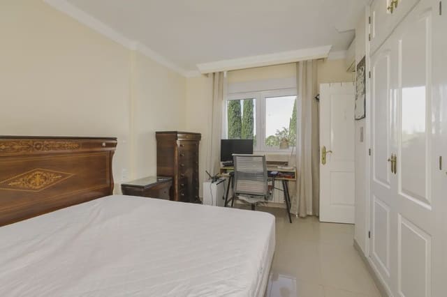 3 soveværelse Lejlighed til salg i Camino de Ronda - Rosaleda, Granada by - € 370.000 (Ref: 9924913)