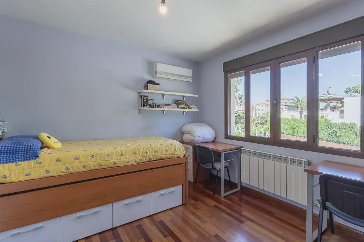5 soveværelse Villa til salg i Granada by med garage - € 750.000 (Ref: 9924915)