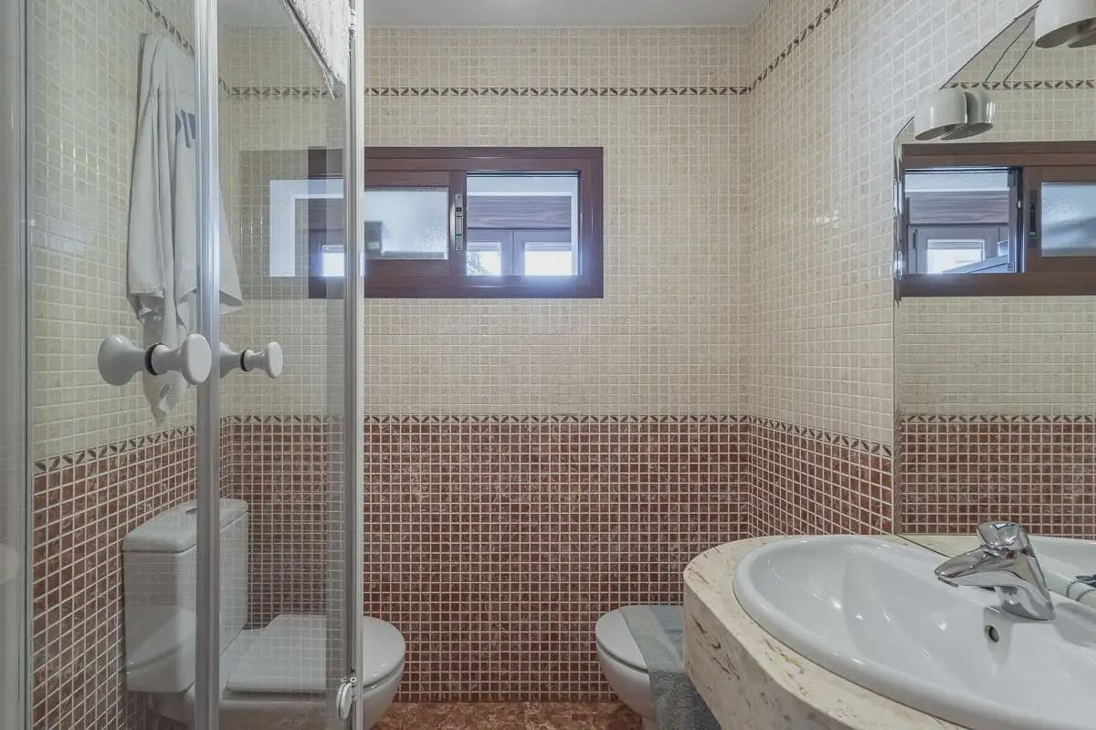 5 soveværelse Villa til salg i Granada by med garage - € 750.000 (Ref: 9924915)