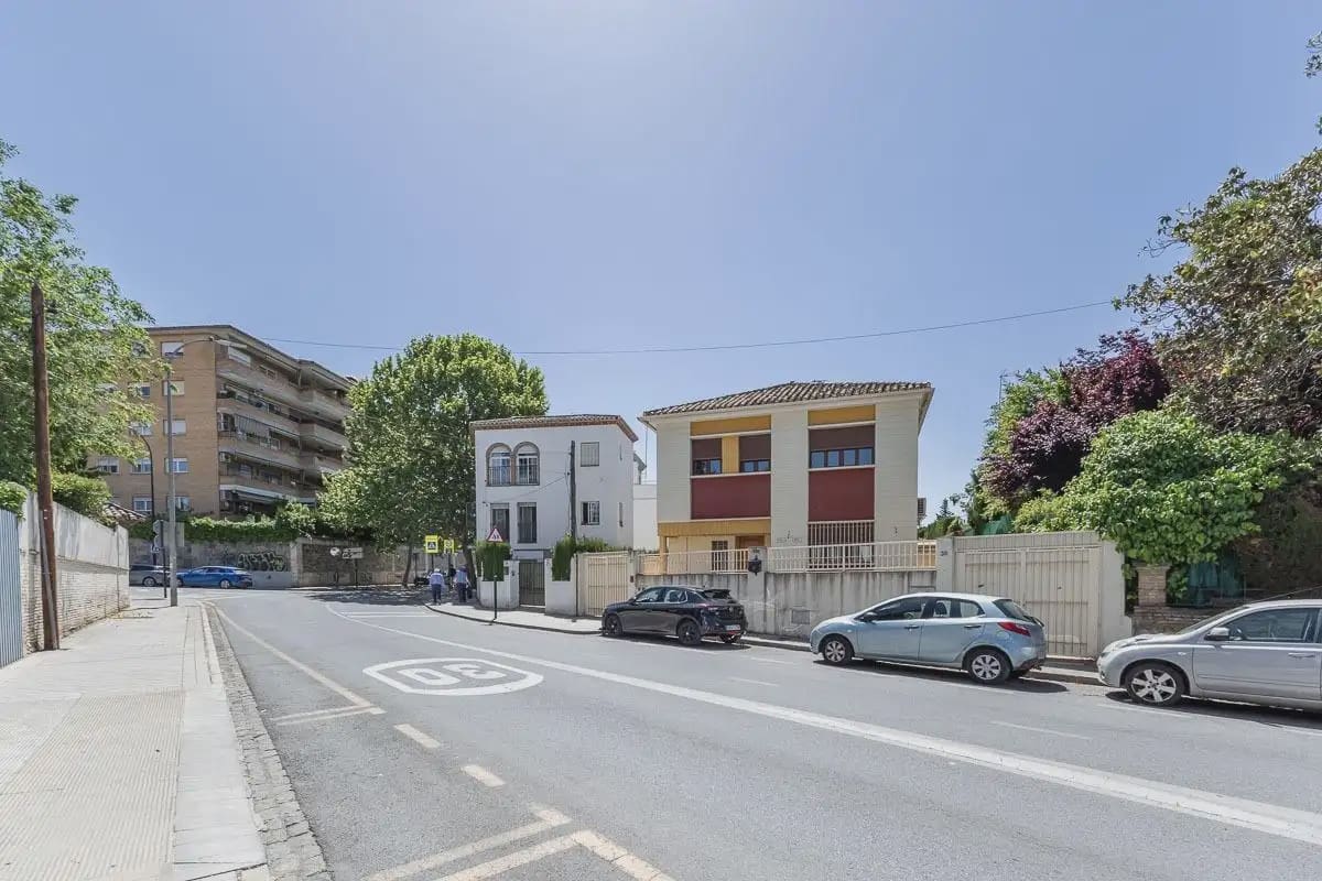 5 soveværelse Villa til salg i Granada by med garage - € 750.000 (Ref: 9924915)