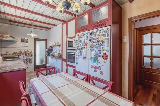 5 soveværelse Villa til salg i Cervantes, Granada by med garage - € 750.000 (Ref: 9924915)