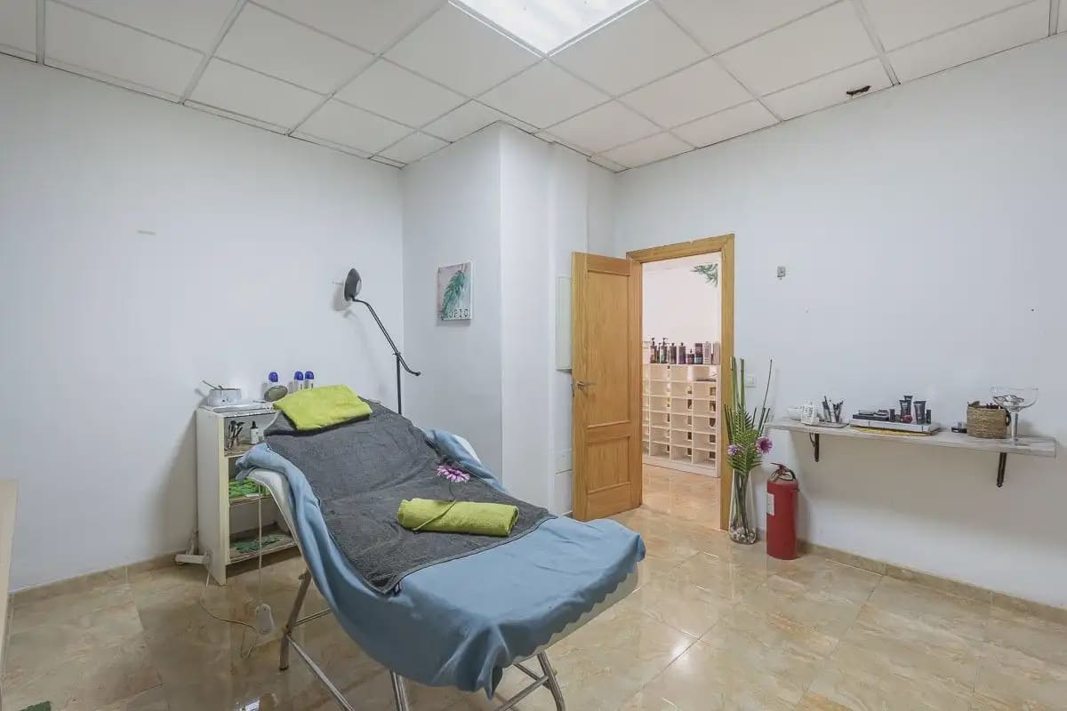Kommersiell til salgs i Las Gabias - € 75 000 (Ref: 9925218)