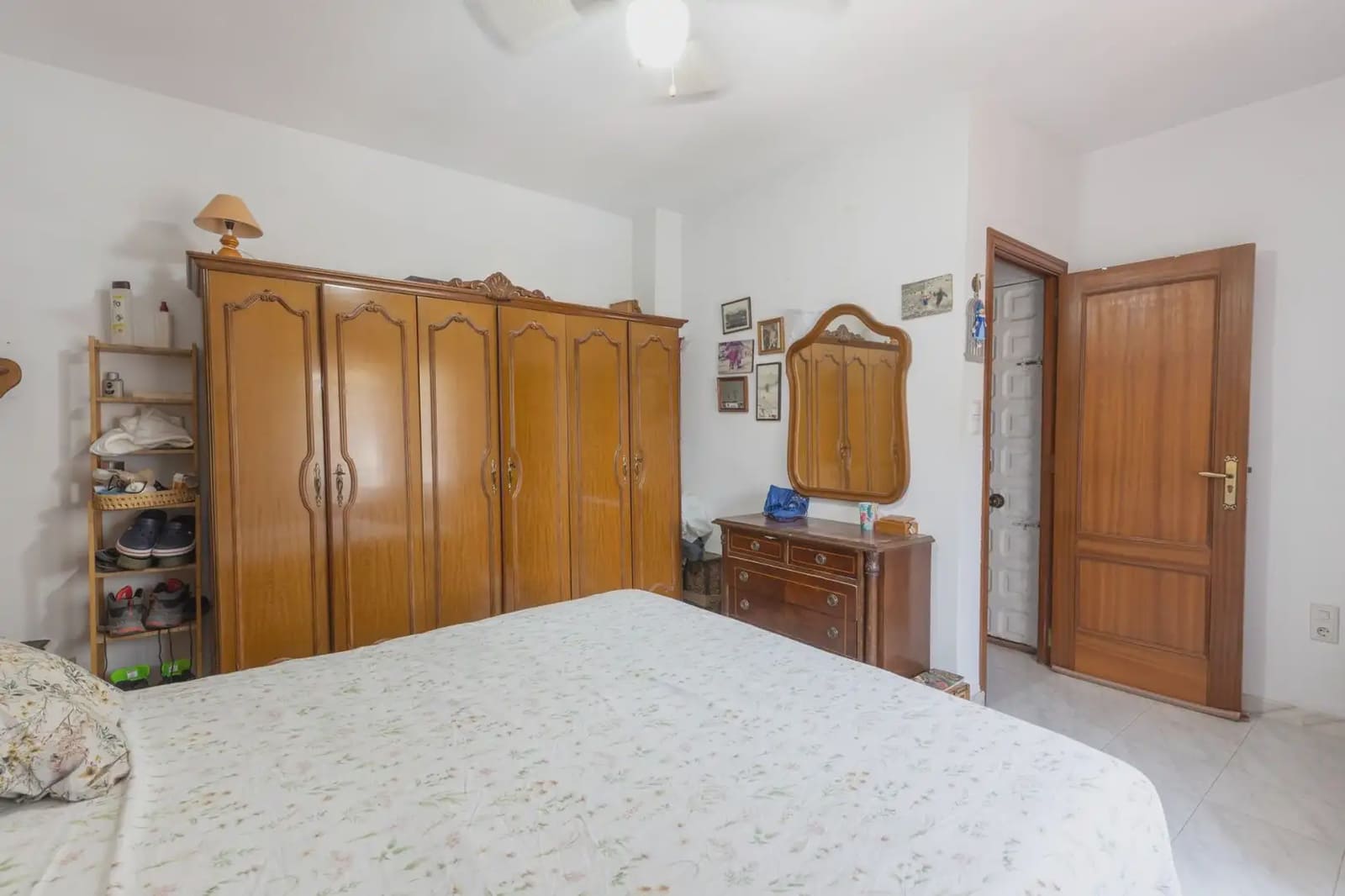 5 bedroom Villa for sale in Gojar with pool garage - € 445,000 (Ref: 9925220)