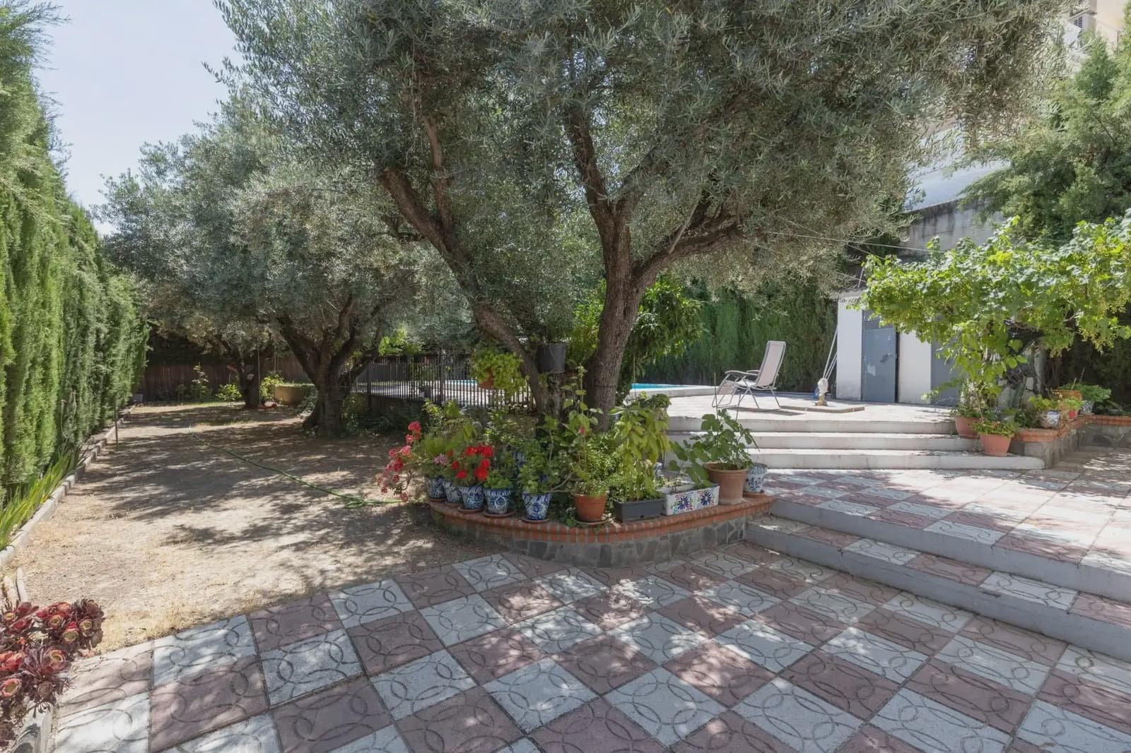 5 bedroom Villa for sale in Gojar with pool garage - € 445,000 (Ref: 9925220)