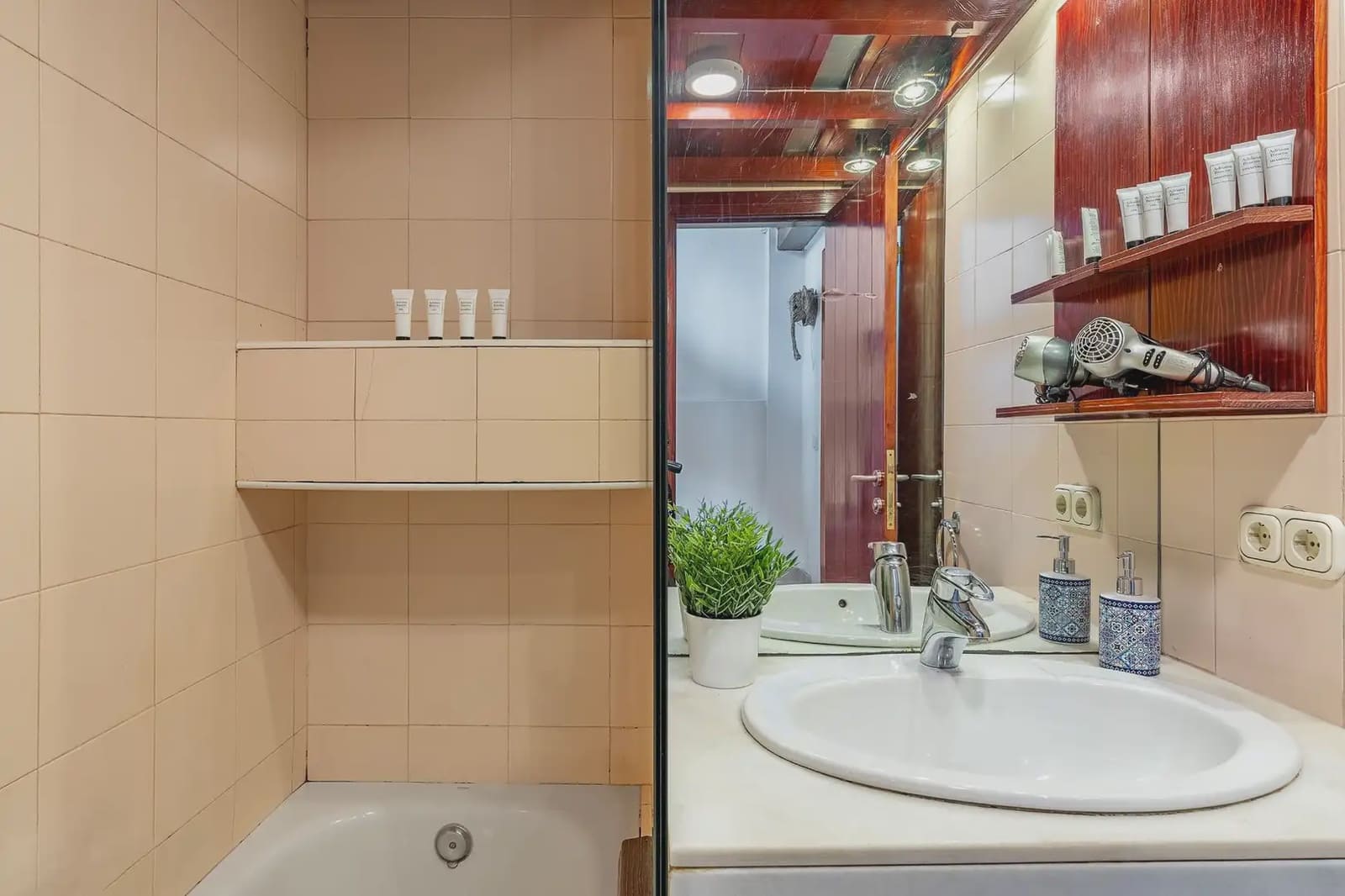 3 soveværelse Lejlighed til salg i Granada by - € 260.000 (Ref: 9928048)