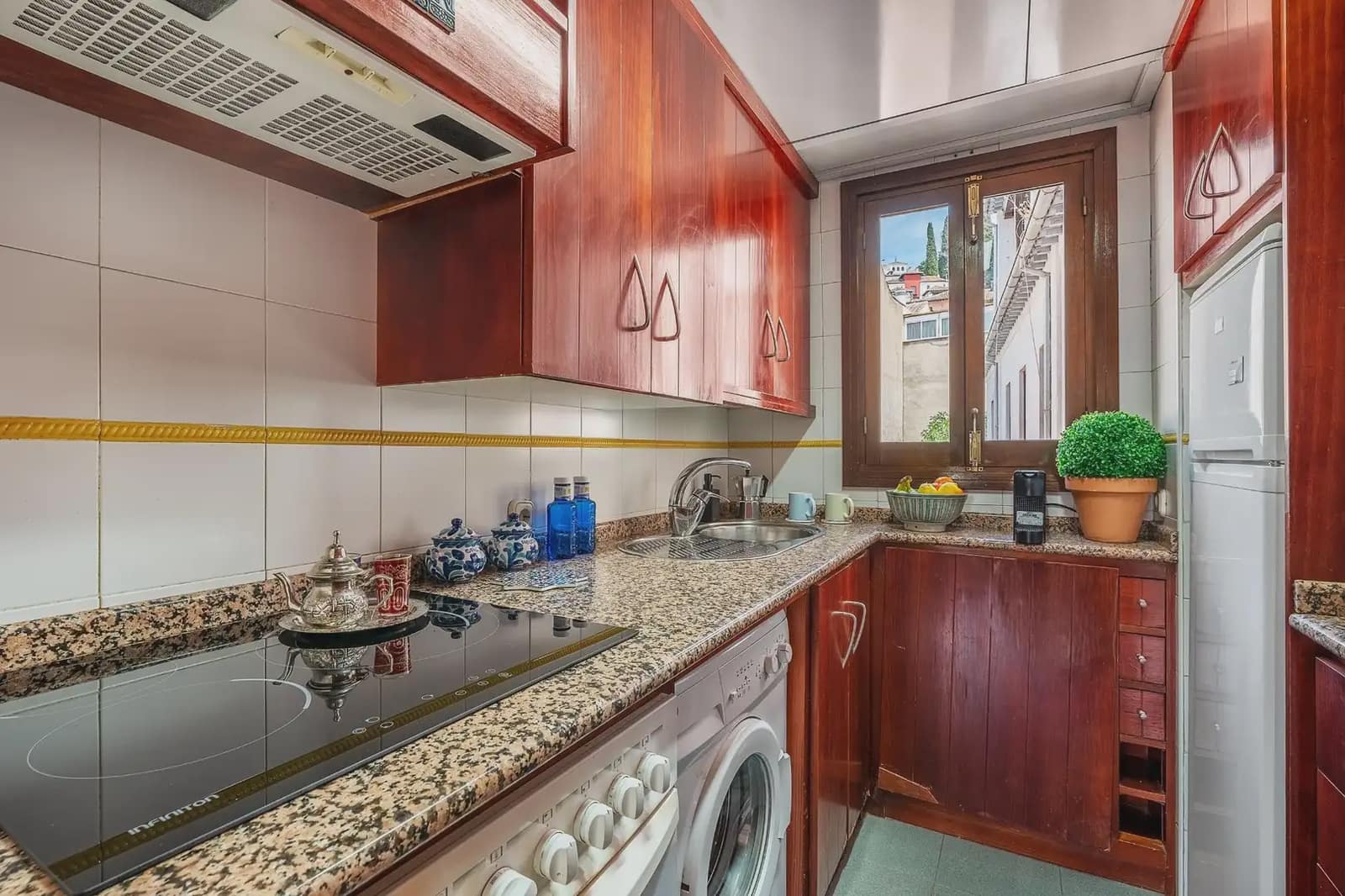 3 soveværelse Lejlighed til salg i Granada by - € 260.000 (Ref: 9928048)
