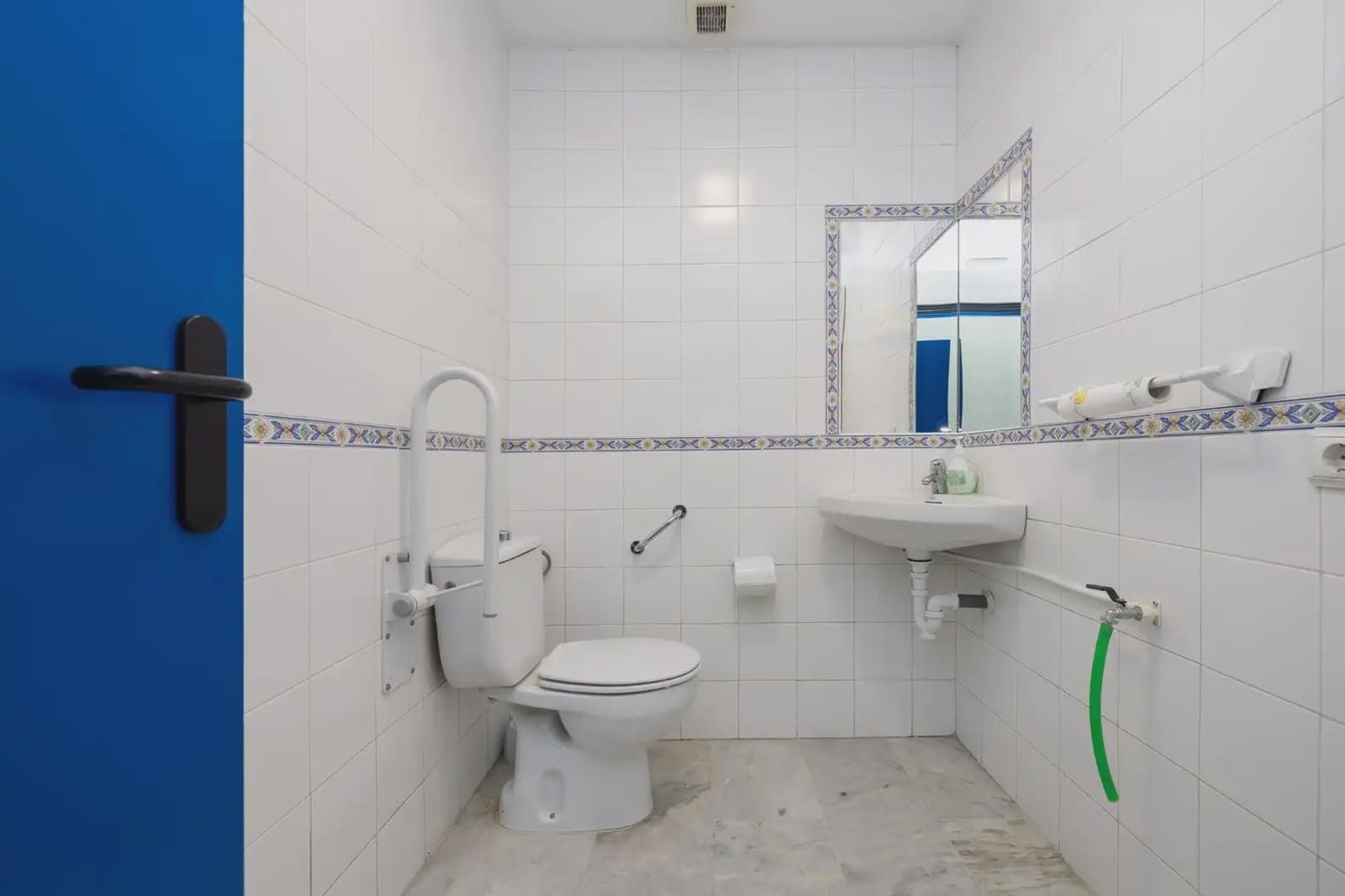 Gewerbe zu verkaufen in Granada Stadt - 295.000 € (Ref: 9928049)