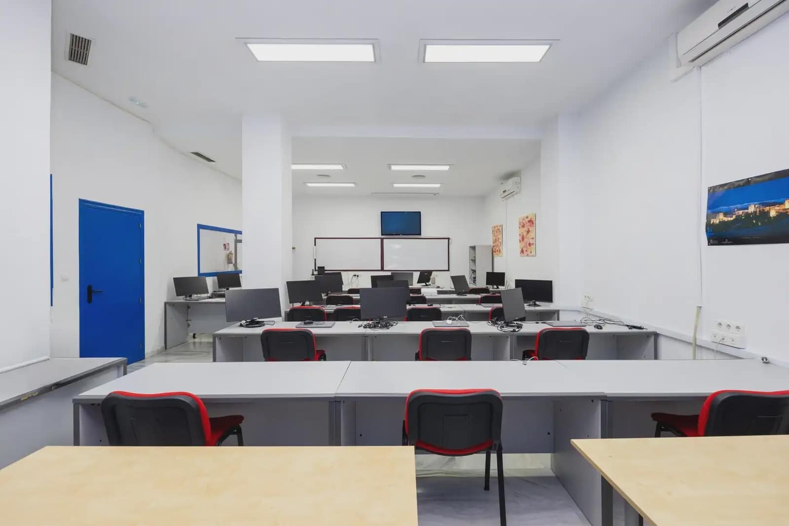 Gewerbe zu verkaufen in Granada Stadt - 295.000 € (Ref: 9928049)