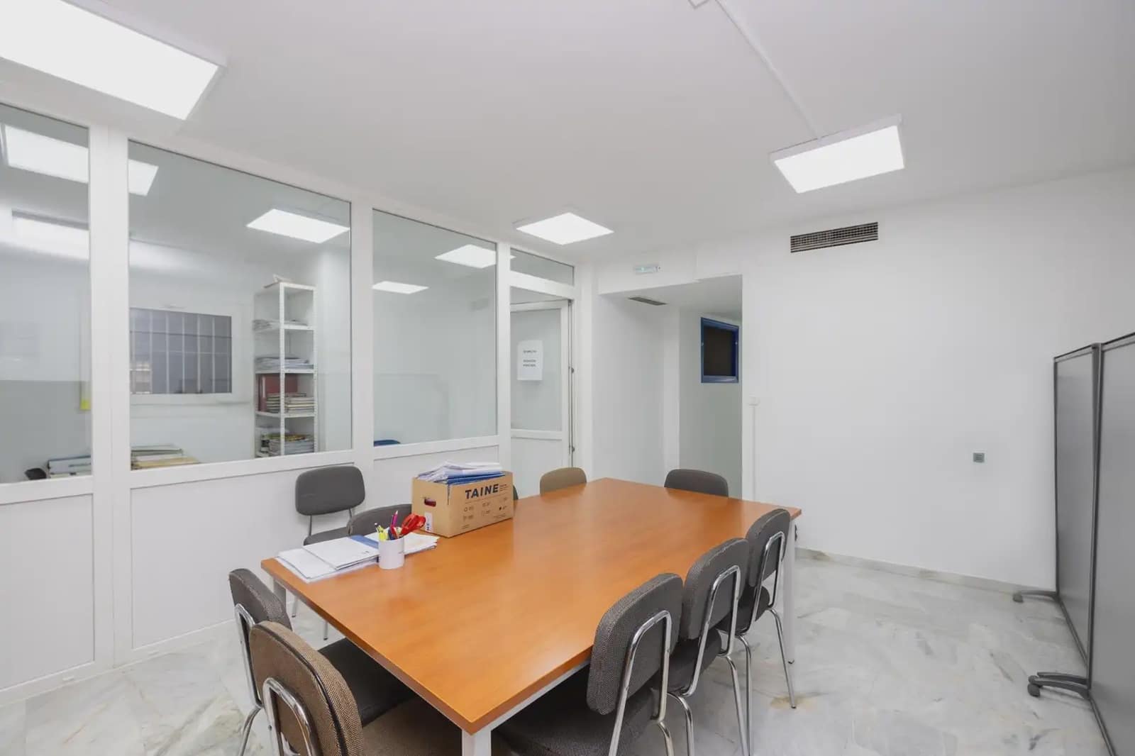 Gewerbe zu verkaufen in Granada Stadt - 295.000 € (Ref: 9928049)
