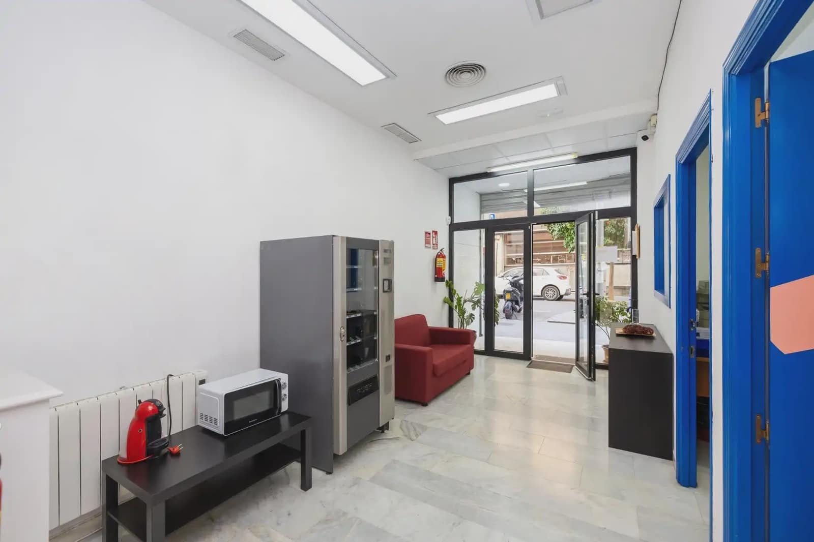 Gewerbe zu verkaufen in Granada Stadt - 295.000 € (Ref: 9928049)