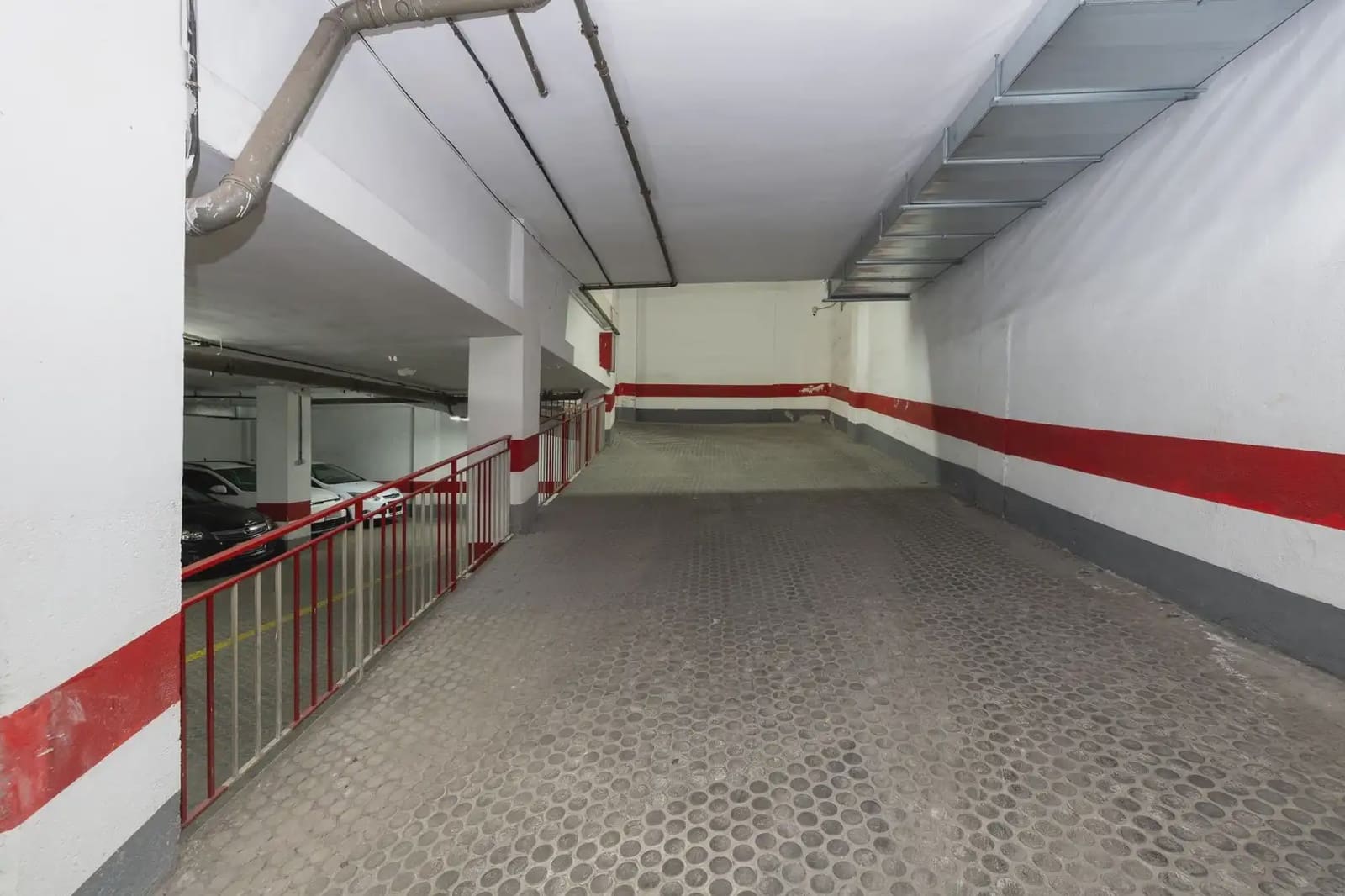 Garage for sale in Granada city - € 40,000 (Ref: 9928314)