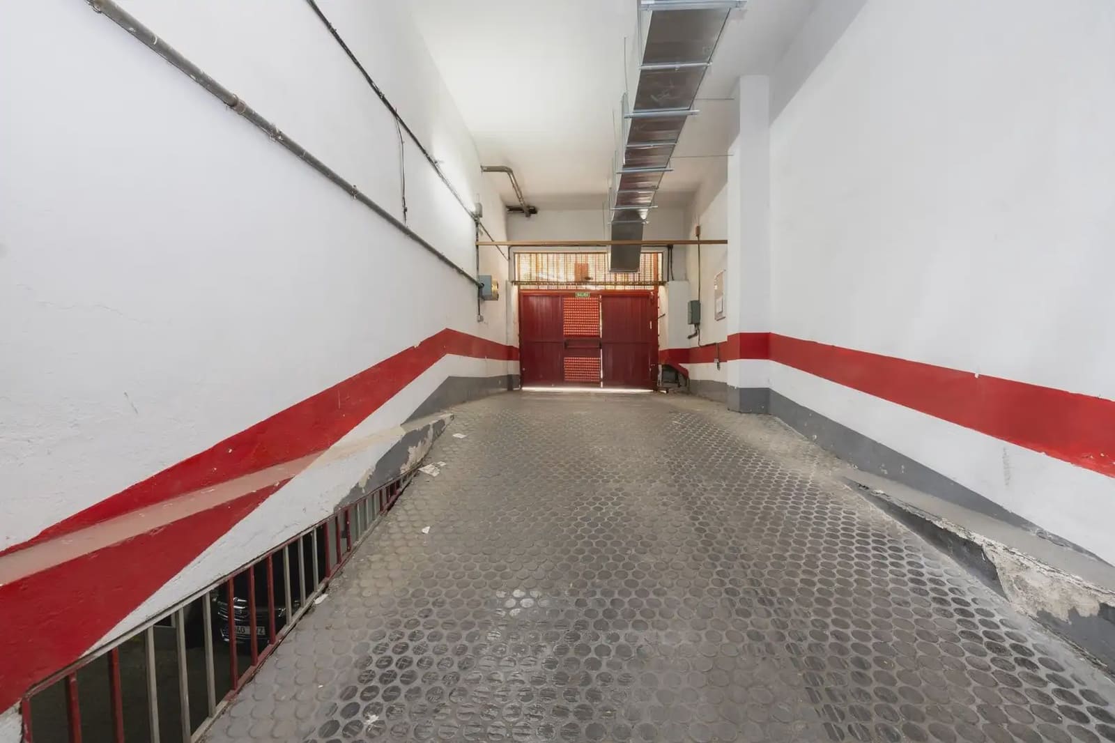 Garage for sale in Granada city - € 40,000 (Ref: 9928314)