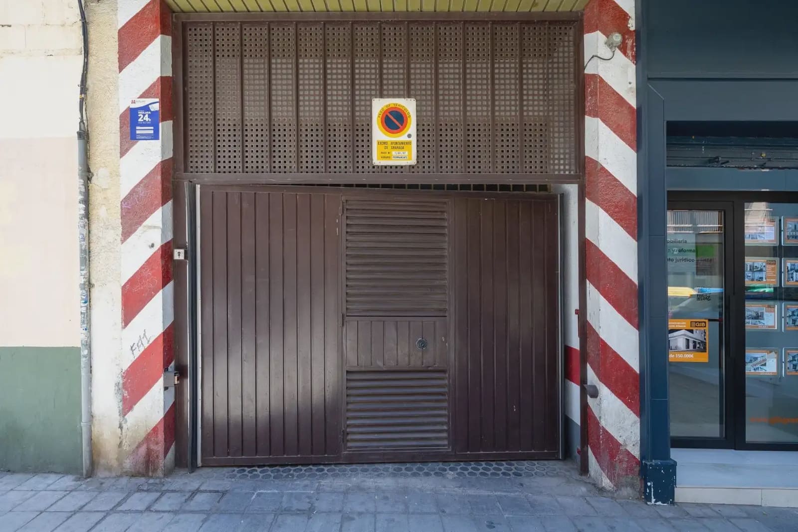 Garage for sale in Granada city - € 40,000 (Ref: 9928314)