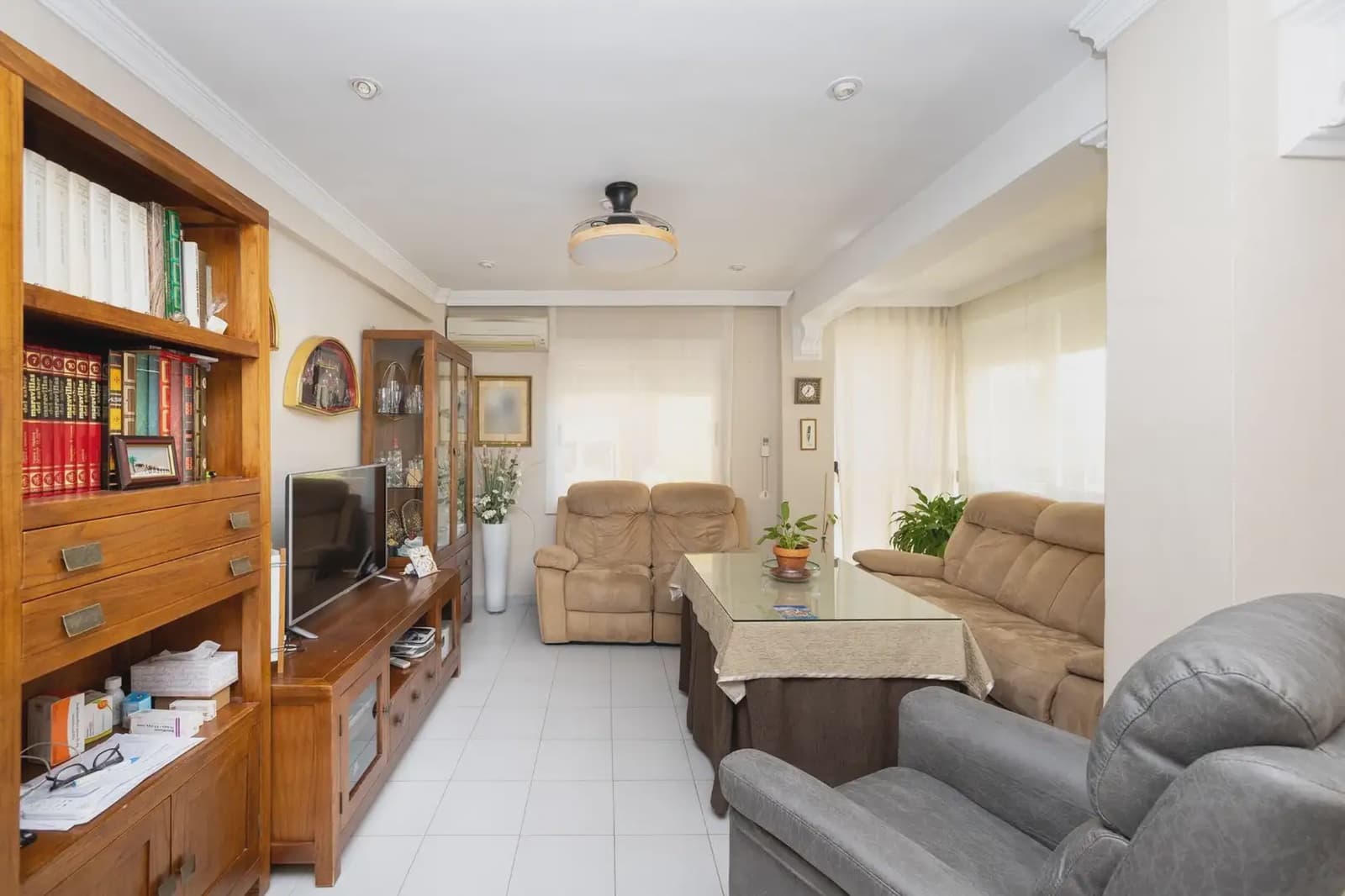 Piso de 4 habitaciones en Granada ciudad en venta - 320.000 € (Ref: 9928537)