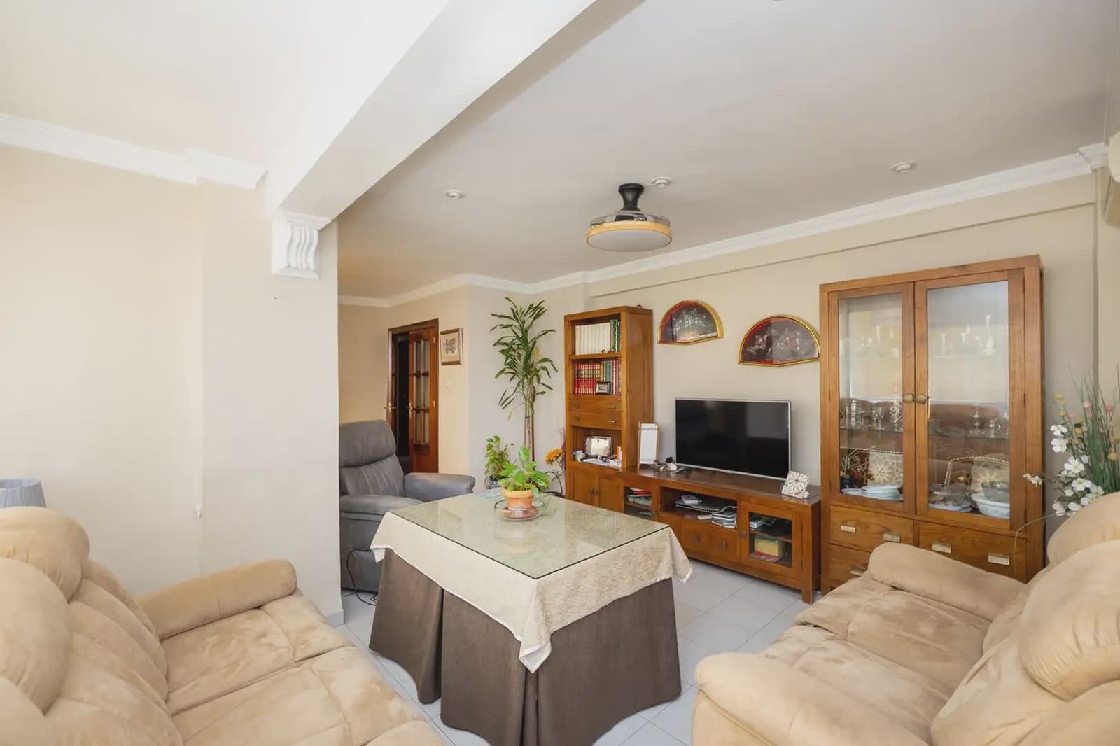 Piso de 4 habitaciones en Granada ciudad en venta - 320.000 € (Ref: 9928537)