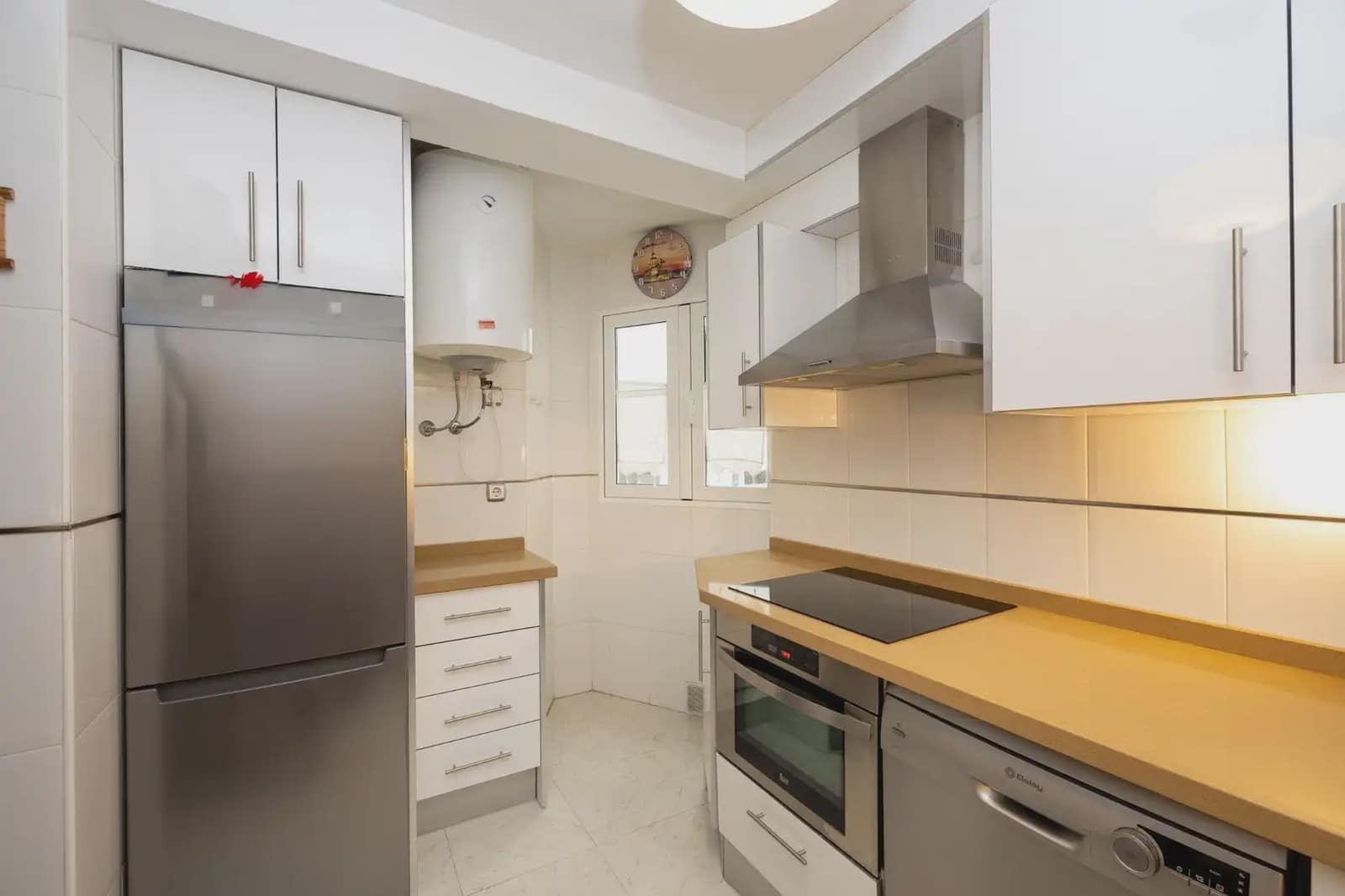 Piso de 4 habitaciones en Granada ciudad en venta - 320.000 € (Ref: 9928537)