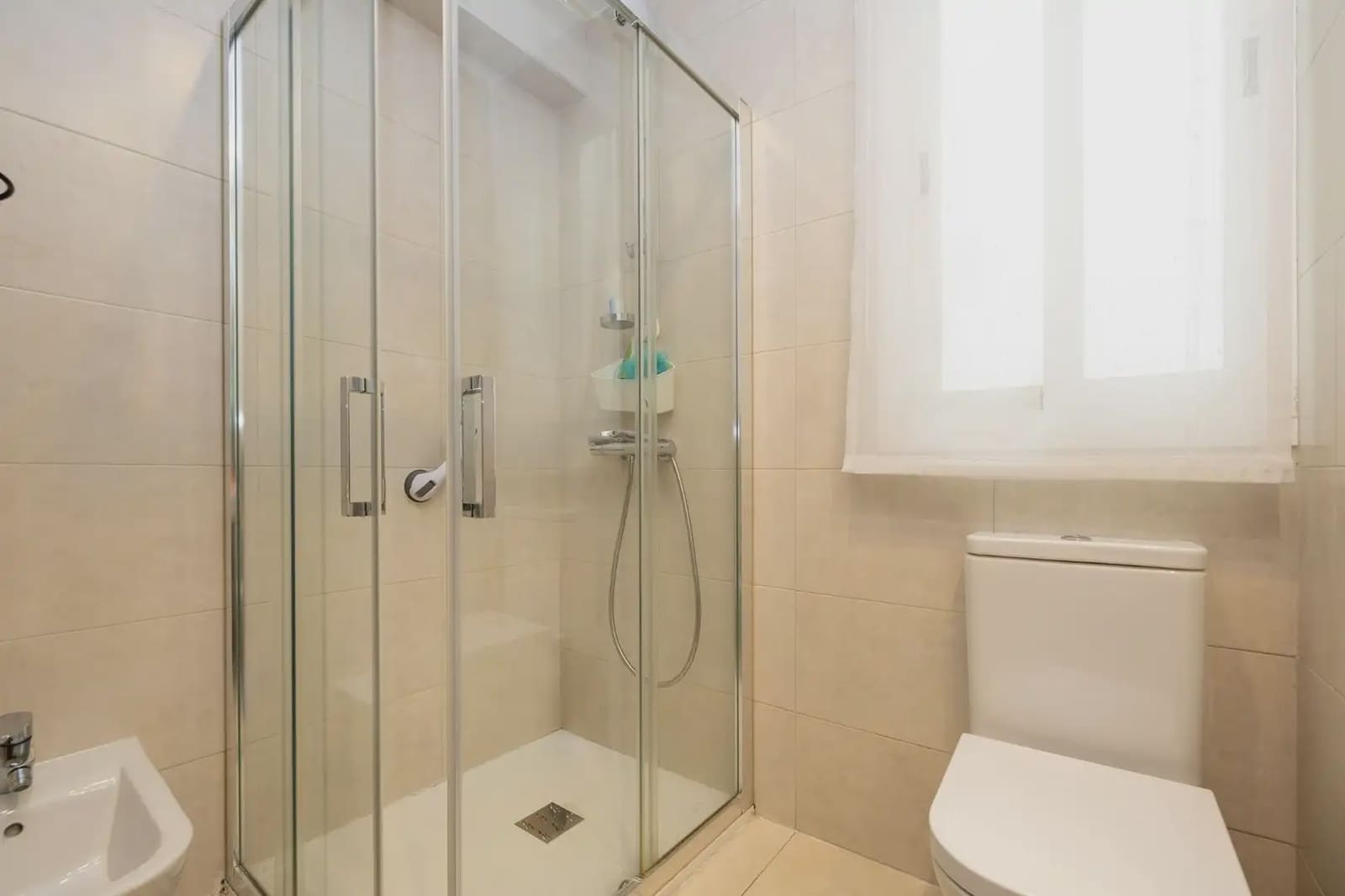 Piso de 4 habitaciones en Granada ciudad en venta - 320.000 € (Ref: 9928537)