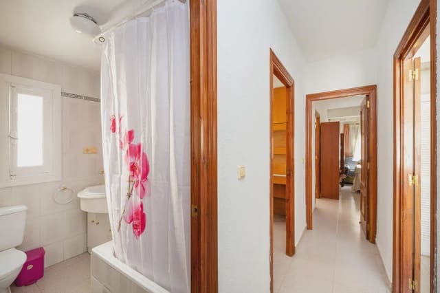 3 soveværelse Lejlighed til salg i Camino de Ronda - Rosaleda, Granada by - € 219.000 (Ref: 9930028)