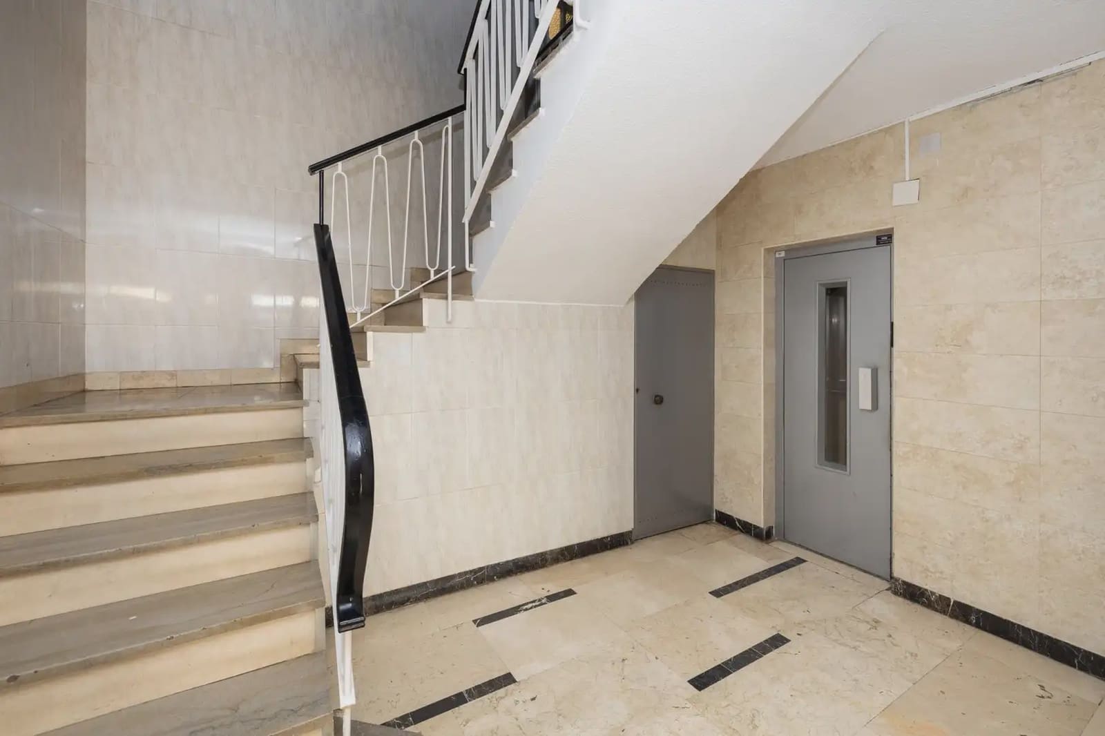 3 soveværelse Lejlighed til salg i Granada by - € 219.000 (Ref: 9930028)