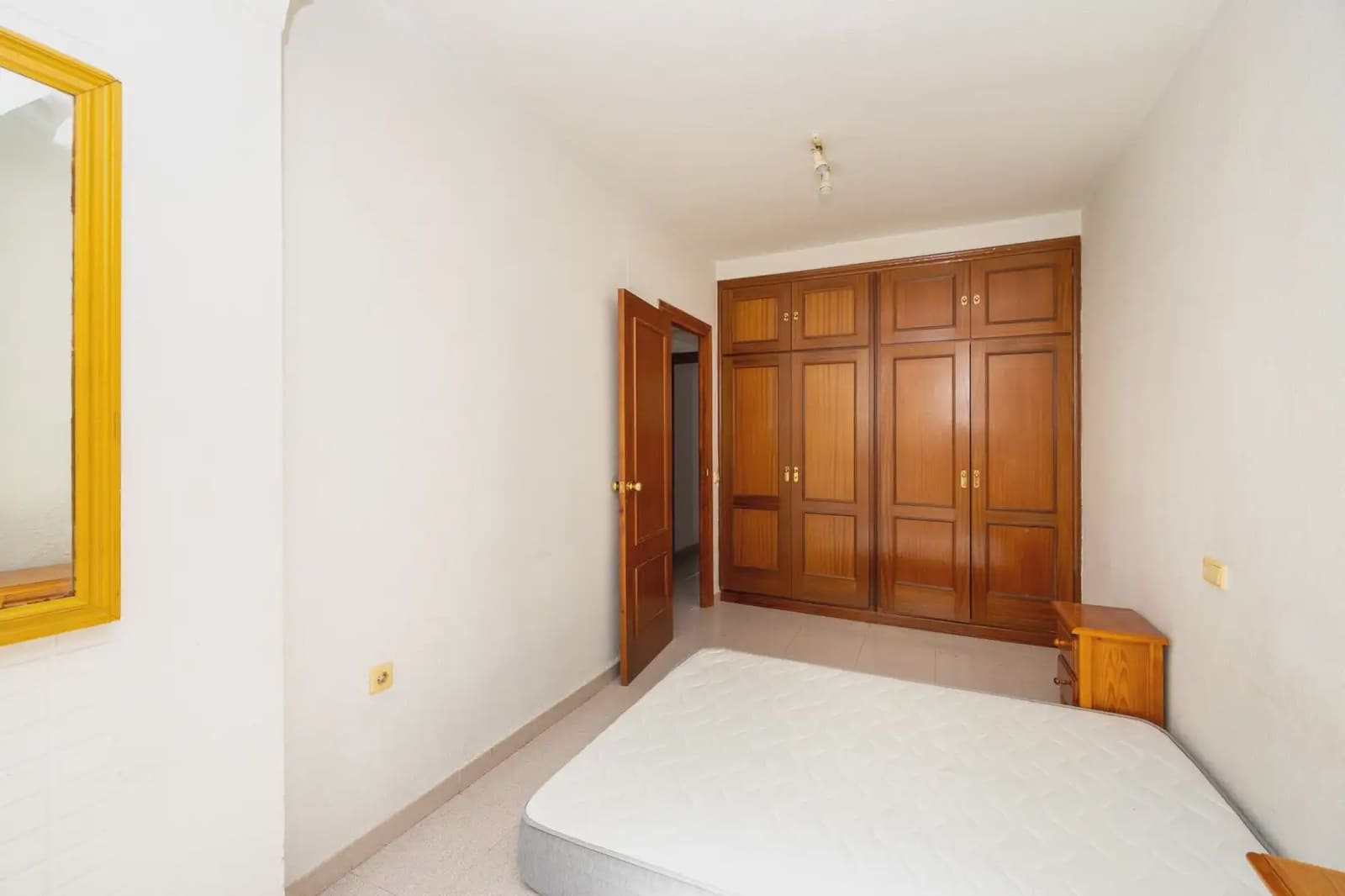 3 soveværelse Lejlighed til salg i Granada by - € 219.000 (Ref: 9930028)
