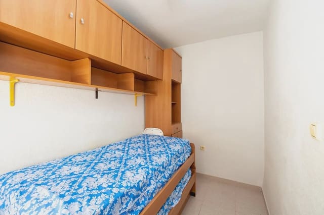 3 soveværelse Lejlighed til salg i Camino de Ronda - Rosaleda, Granada by - € 219.000 (Ref: 9930028)