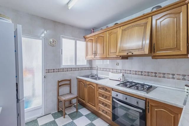 3 soveværelse Lejlighed til salg i Camino de Ronda - Rosaleda, Granada by - € 325.000 (Ref: 9932284)