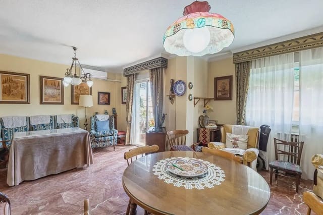 3 soveværelse Lejlighed til salg i Camino de Ronda - Rosaleda, Granada by - € 325.000 (Ref: 9932284)