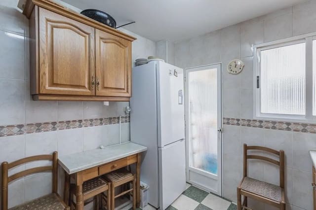 3 soveværelse Lejlighed til salg i Camino de Ronda - Rosaleda, Granada by - € 325.000 (Ref: 9932284)