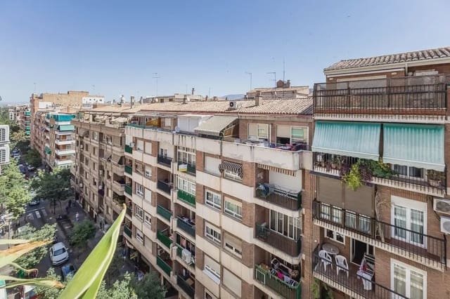 3 soveværelse Lejlighed til salg i Camino de Ronda - Rosaleda, Granada by - € 325.000 (Ref: 9932284)