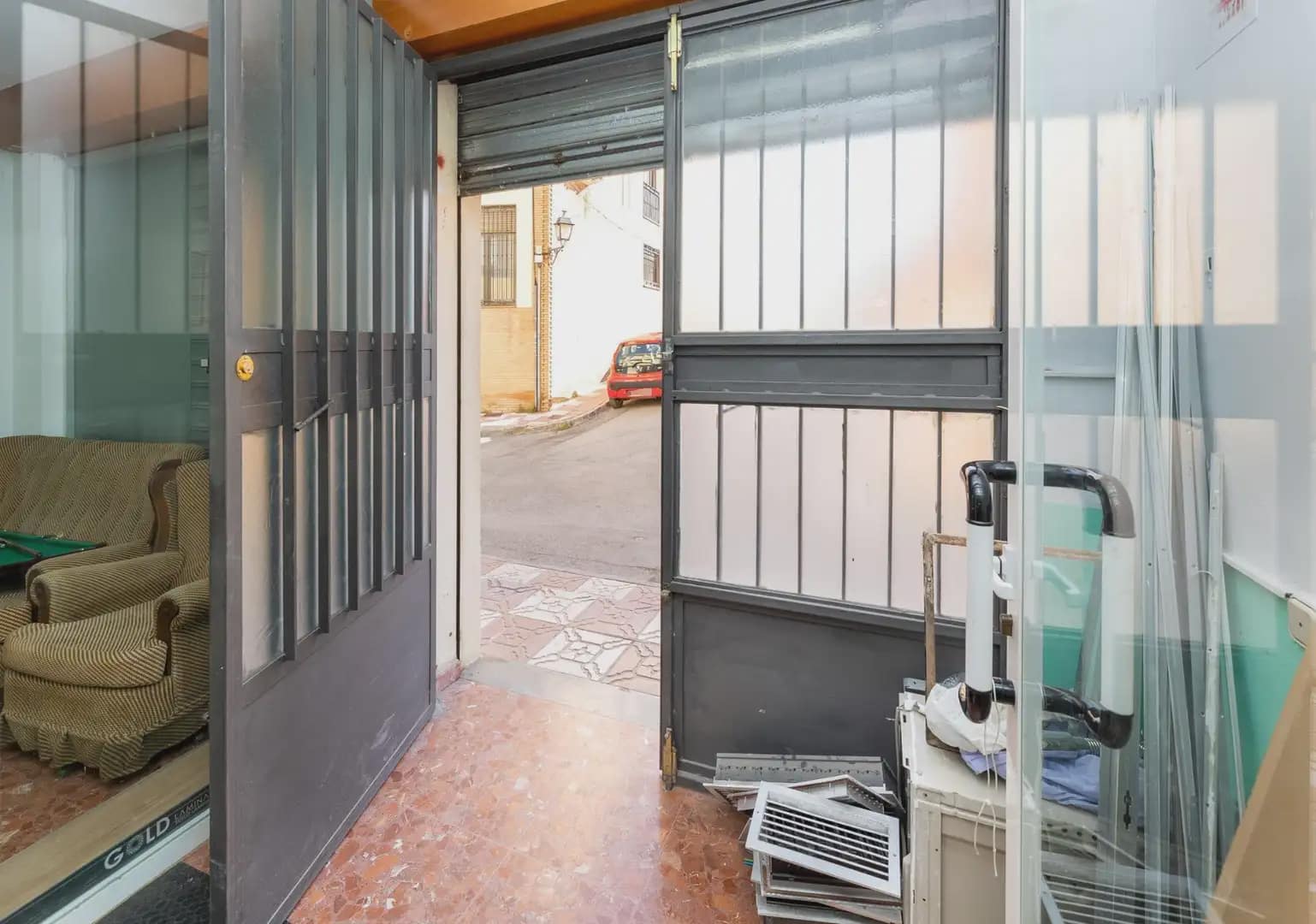 Gewerbe zu verkaufen in La Zubia - 99.000 € (Ref: 9932285)