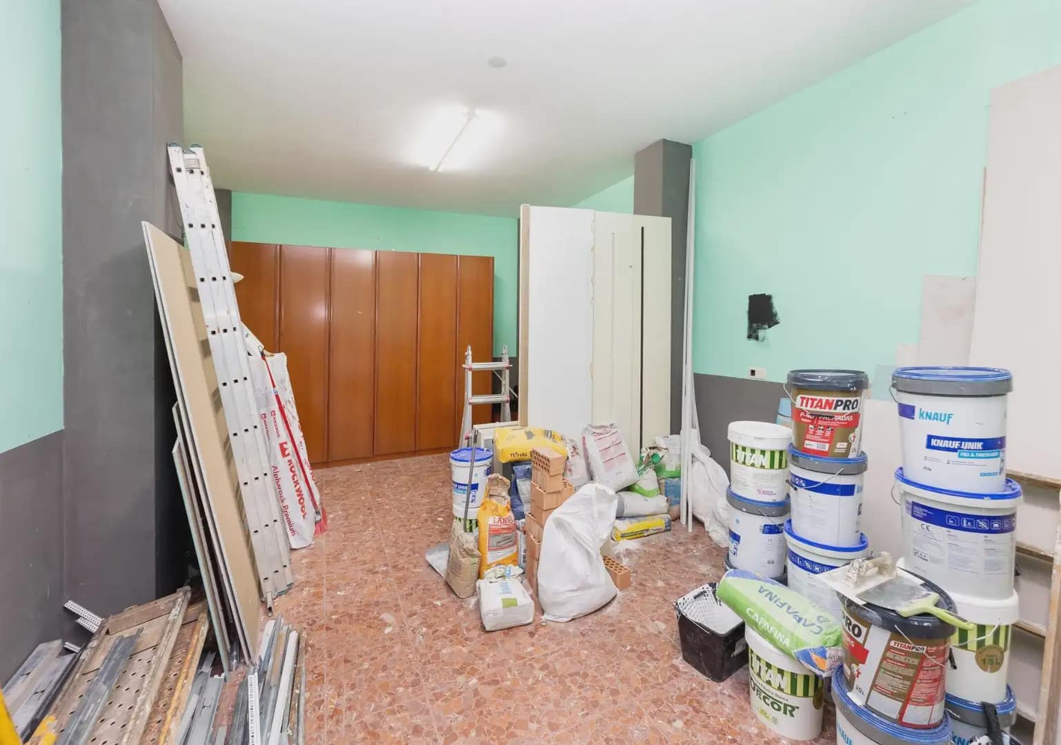 Gewerbe zu verkaufen in La Zubia - 99.000 € (Ref: 9932285)