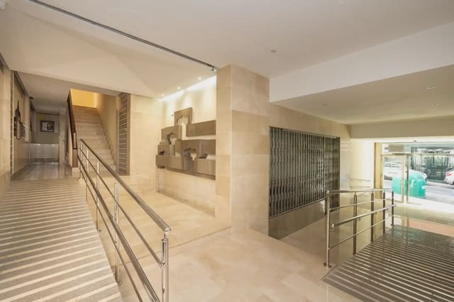 Piso de 3 habitaciones en Pajaritos - Plaza de Toros, Granada ciudad en venta - 290.000 € (Ref: 9932391)