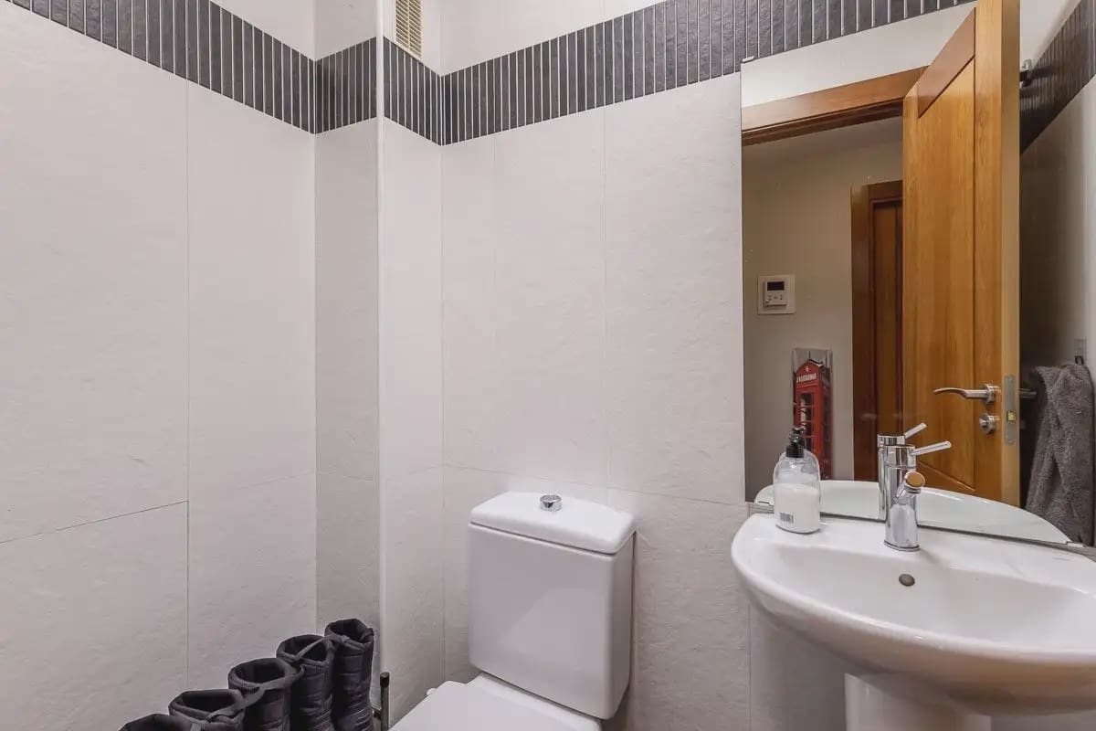 2 soveværelse Lejlighed til salg i Granada by med swimmingpool garage - € 345.000 (Ref: 9932392)